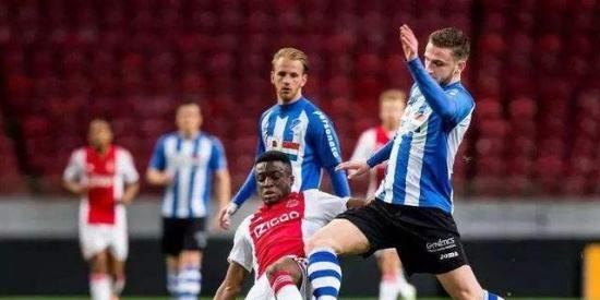 乐部的一举 乐部的一举